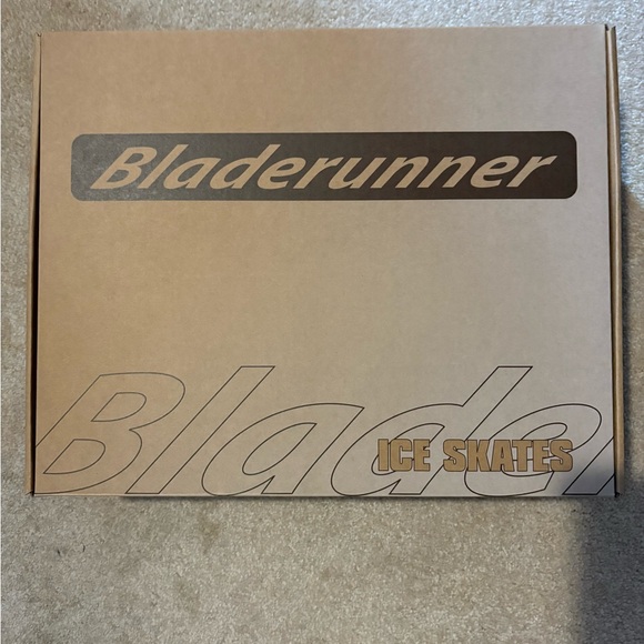 Women's White Ice Skates with Floral Design - Picture 2 of 5